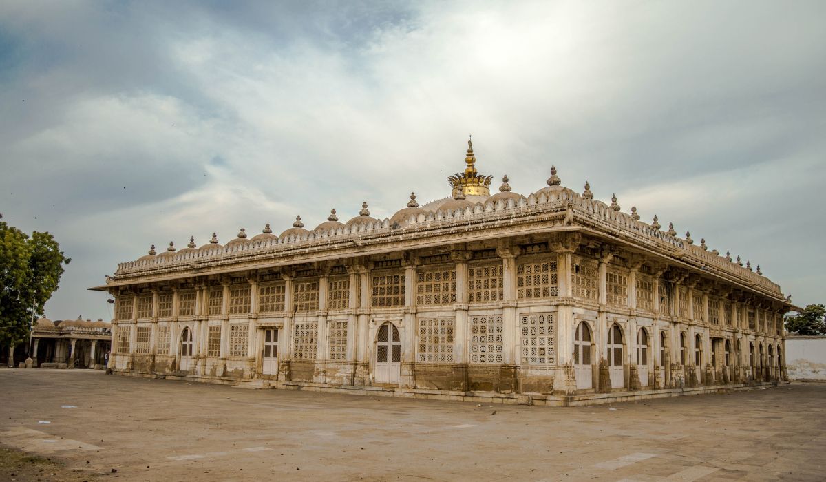 Saurashtra Darshan Ahmedabad, Dwarka, Somnath, Sasangir Diu